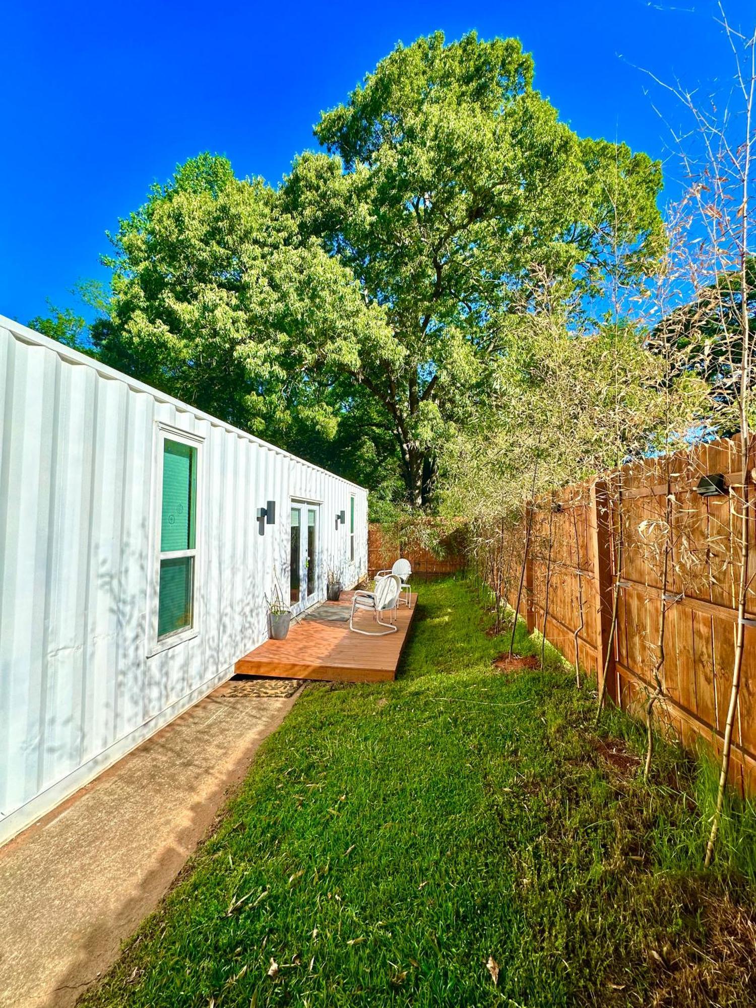 Nomehaus Shipping Container Studio Residential Neighborhood Athens Eksteriør billede